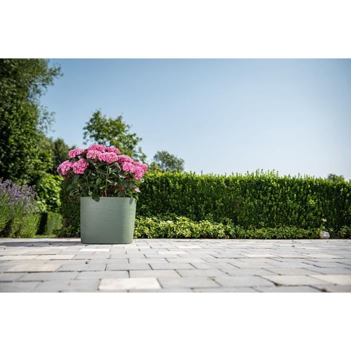 Pot avec réserve d'eau - GARDEN ID Respect - Vert de gris 40 x 40 cm - 100% déchets ménagers - 100% recyclable - Surface structurée.