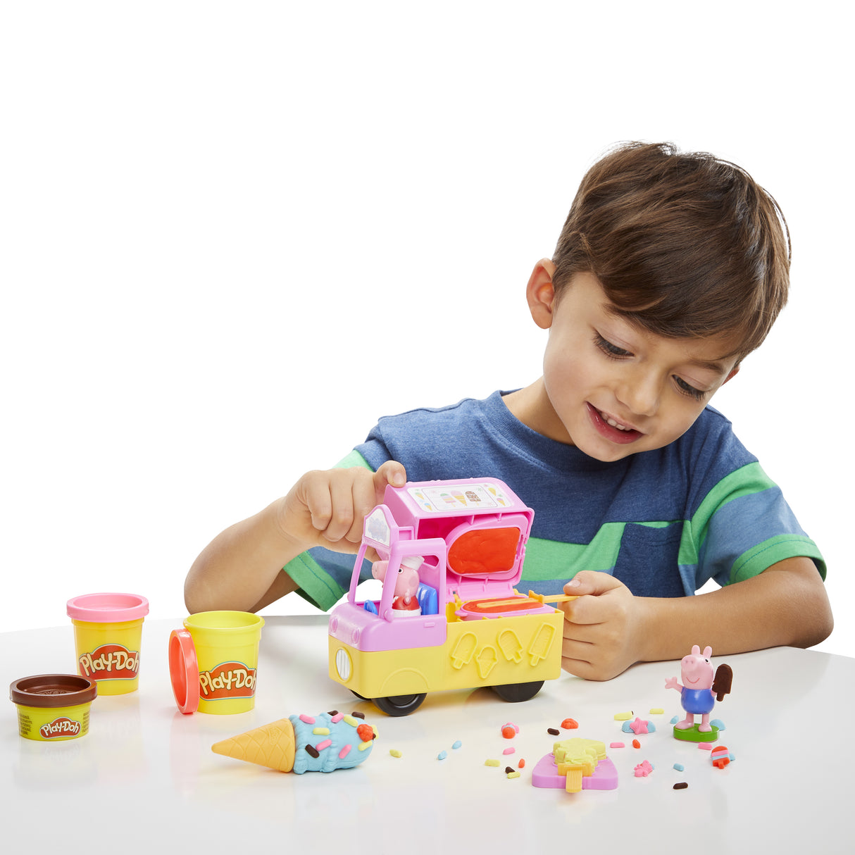 Play-Doh Peppa et le camion de glaces, figurines Peppa et George, 5 pots de pâte a modeler, des 3 ans