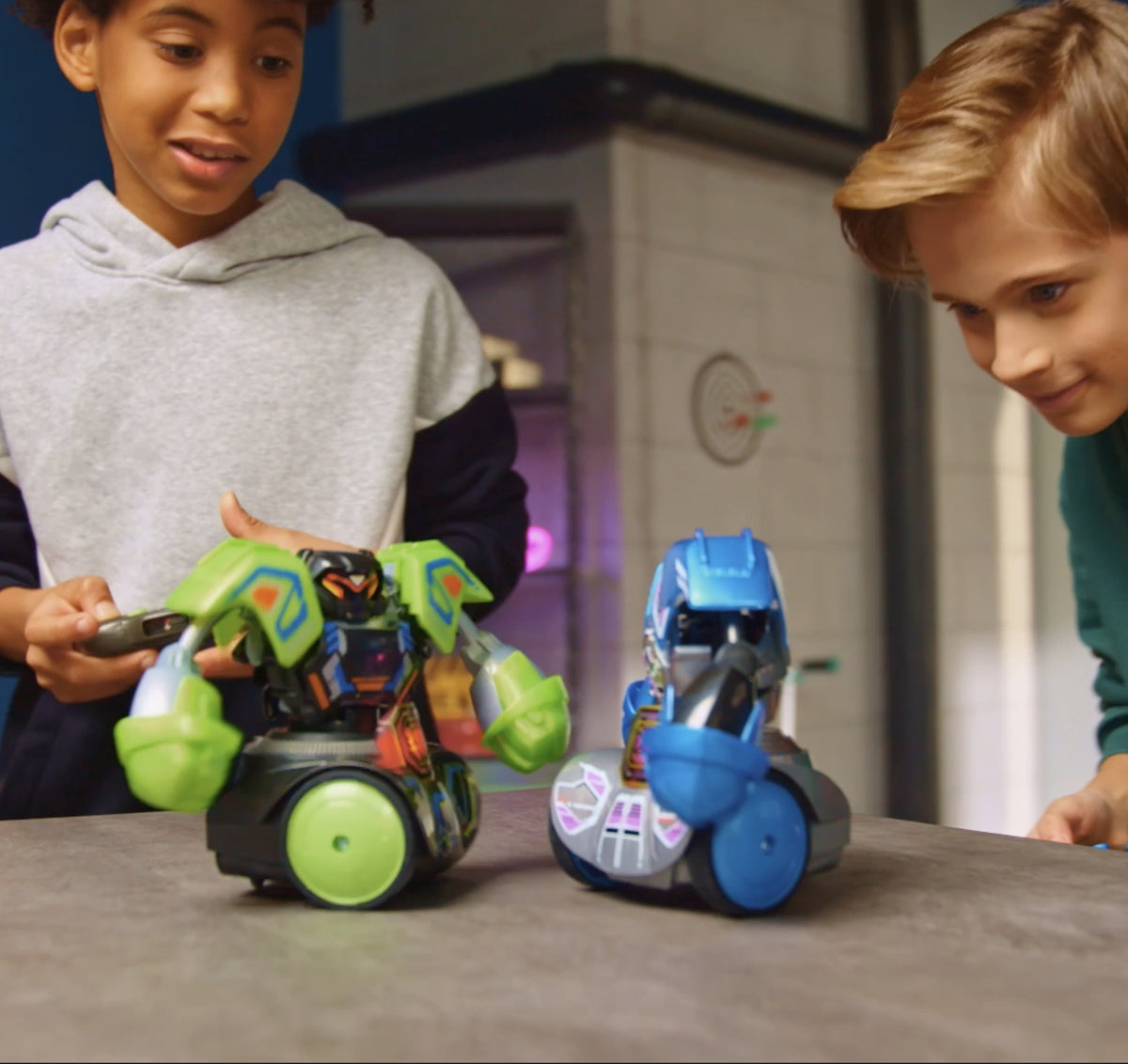 Robot radiocommandé 2.0 - YCOO - Robot Kombat Tornado - Combat 360° - LED & Sons - Pack 2 joueurs - Des 5 ans