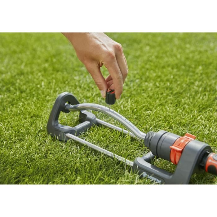 Arroseur oscillant Aqua S - GARDENA - Surface 220m˛ - Portée 17m max - Résistant UV et gel - Garantie 5 ans