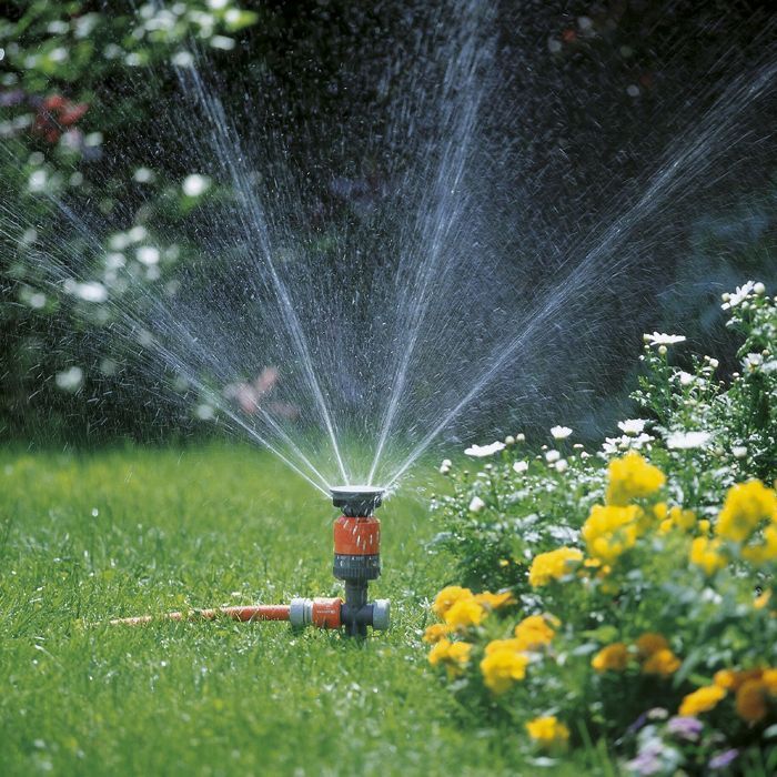 GARDENA Arroseur circulaire Vario Comfort Surface 225m² max Portée 8.5m max Crans arrosage 45-360° Garantie 5 ans (1949-20)