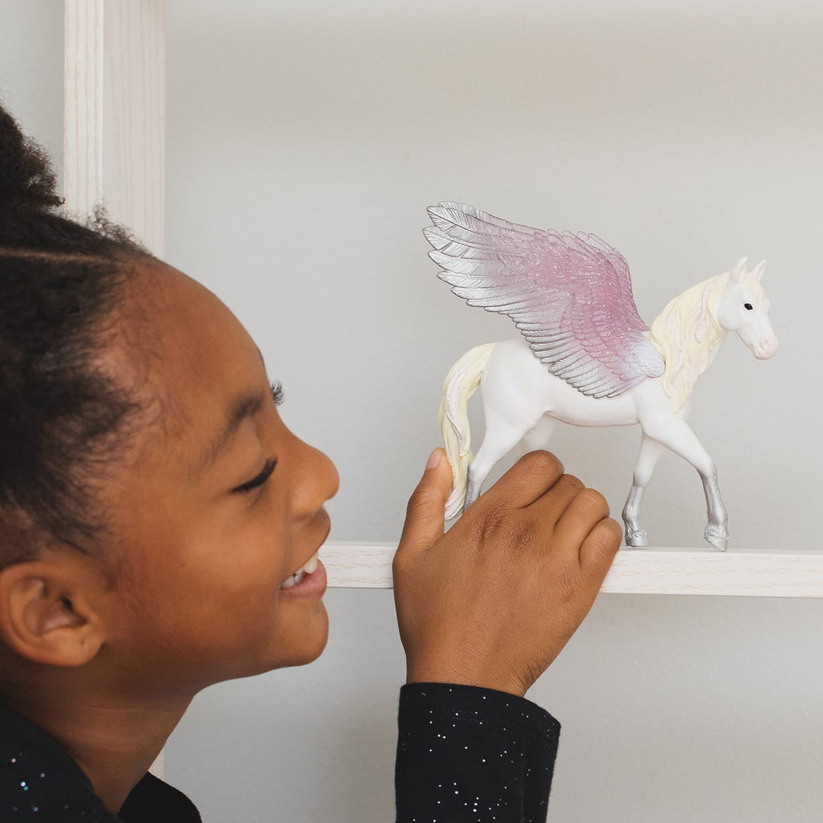 Figurine Pégase Ailée - Avec Ailes et Criniere Brillantes - Figurine Cheval Amusante et Durable - Cadeau pour Enfants a Partir de 5