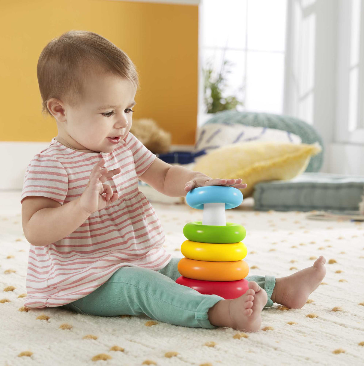 Fisher-Price - Pyramide arc-en-ciel - Jouet d'éveil 1er âge - Des 6 mois GRF09