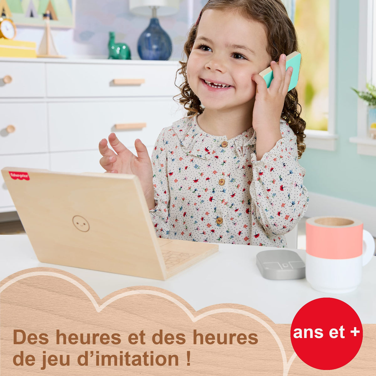 FISHER-PRICE Set de télétravail en Bois, 9 éléments avec ordinateur portable et téléphone en bois HXV11