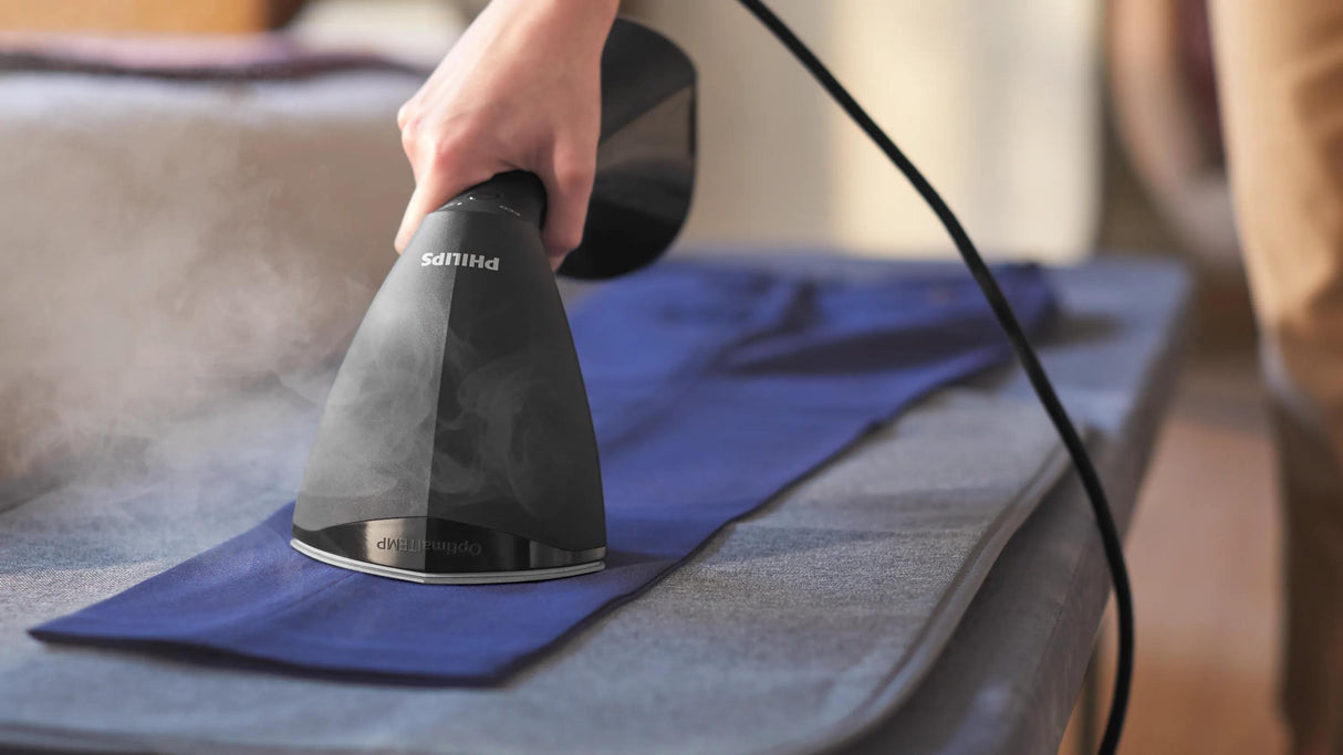 Défroisseur a main - PHILIPS - GC800/80 - Steamer Série 8000 - 32gr/min vapeur continue - 1500W - pret en 60sec - Noir