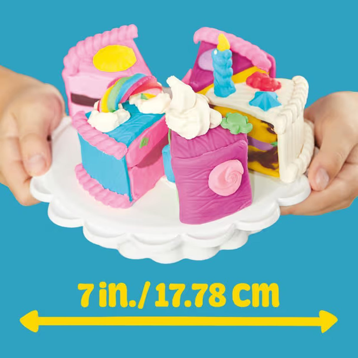 Play-Doh Ma jolie part de gâteau, four jouet, accessoires de cuisine factices et 11 pots de pâte a modeler, des 3 ans
