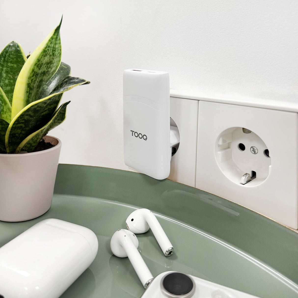 Chargeur de voyage Tooq GaN 1x USB-C + 1x USB-A 65W ( blanc)