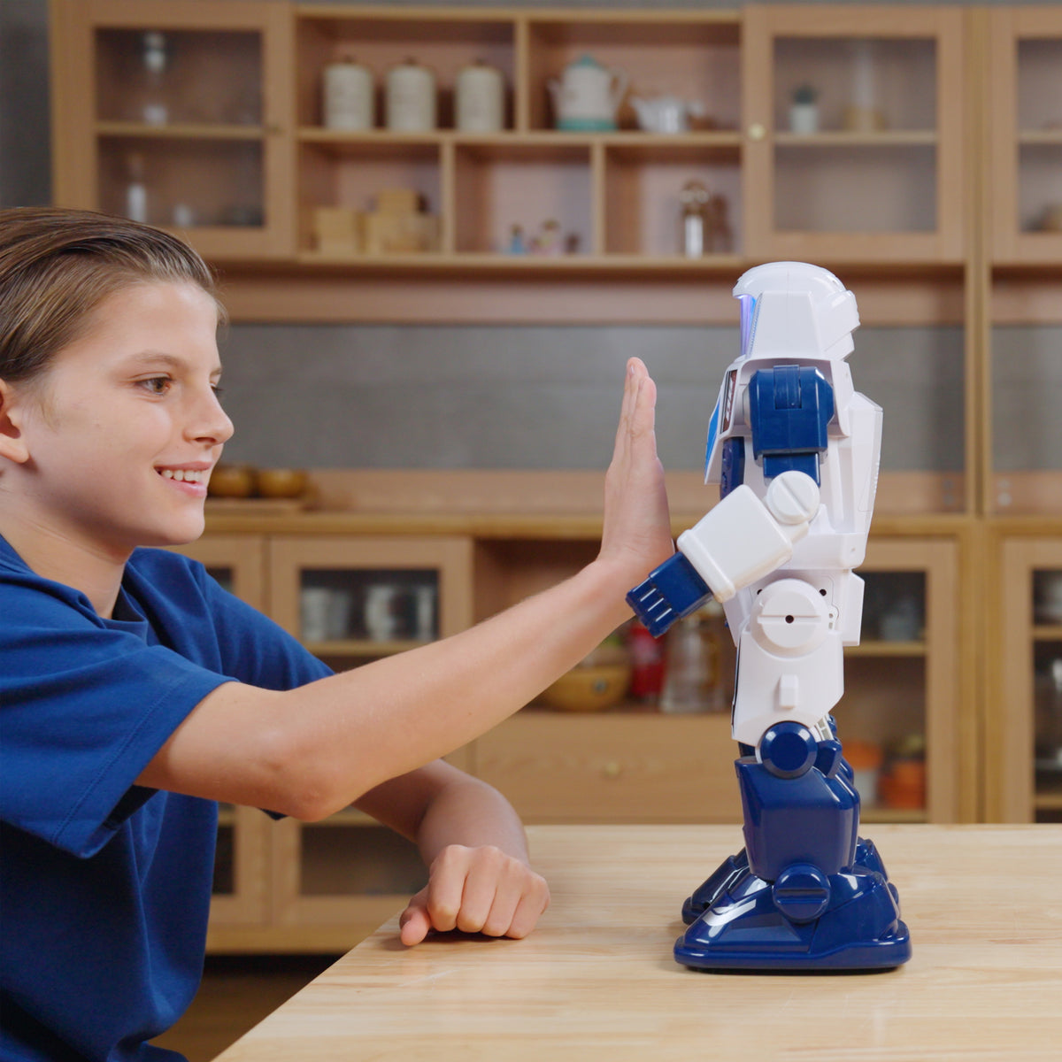 Robot radiocommandé - YCOO - Program a Bot XL - Multidirectionnel - 48 actions programmables - LED & Sons - Des 5 ans