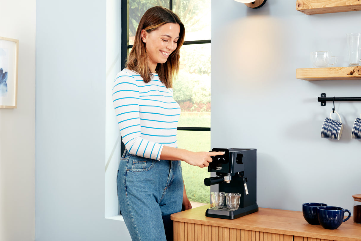 Machine expresso manuelle - BEKO - CEP5302B - 1628 W - 1,1 L - Noir