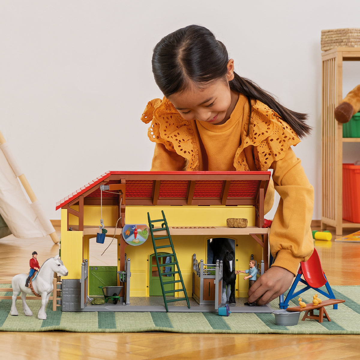 Écurie avec boxes et animaux, coffret de 82 pieces avec chevaux, Schleich 42485 Farm World, Des 4 ans