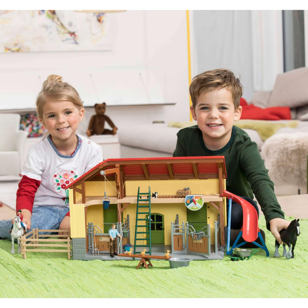 Écurie avec boxes et animaux, coffret de 82 pieces avec chevaux, Schleich 42485 Farm World, Des 4 ans