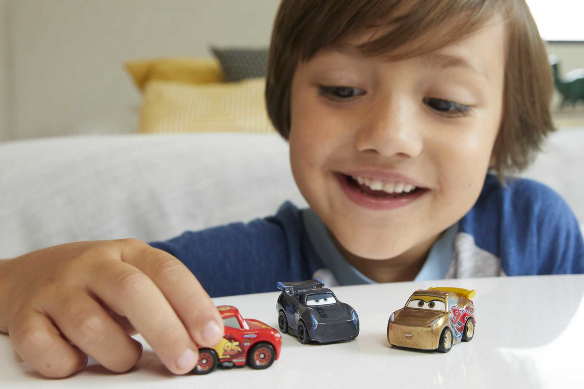 Cars Disney Pixar - Pack de 3 Mini Véhicules (modele aléatoire) - Petite Voiture - 3 ans et + - Disney Pixar Cars - GKG01