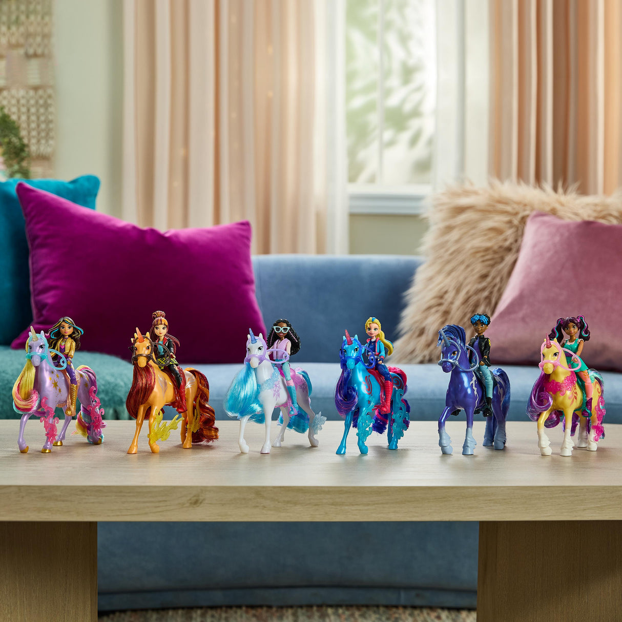 Unicorn Academy Licorne Leaf avec Lumieres et Poupée Ava