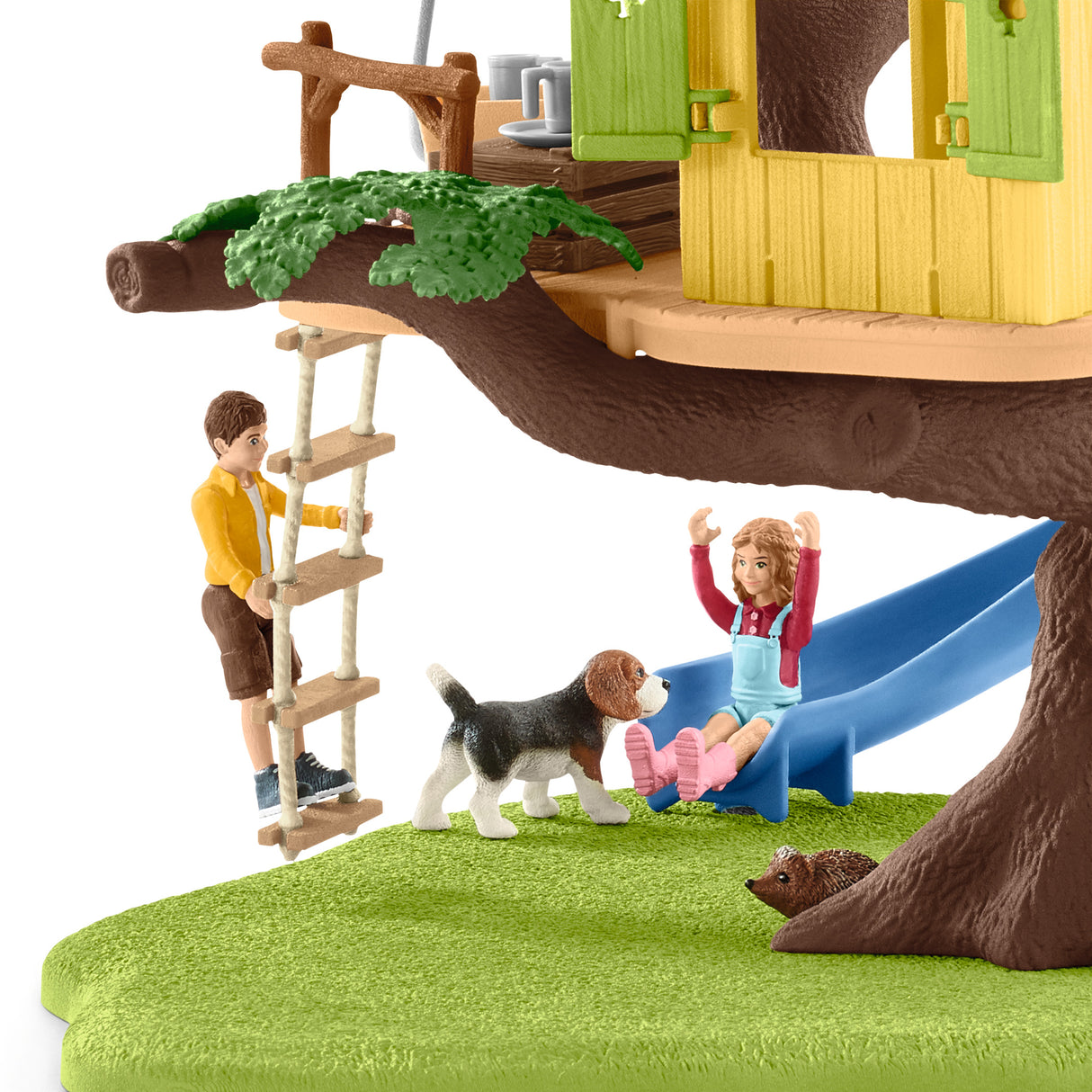 Cabane aventure dans les arbres, coffret de 60 pieces détaillées avec balançoire, 2 figurines d'enfant et figurines d'animaux,