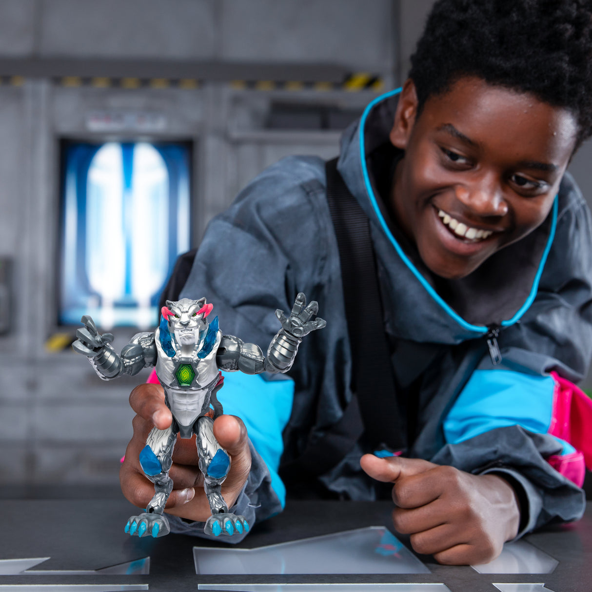 Figurine Mutators Panthere translucide chambre de mutation - MR Beast LAB - Réalise une expérience pour créér ta créature