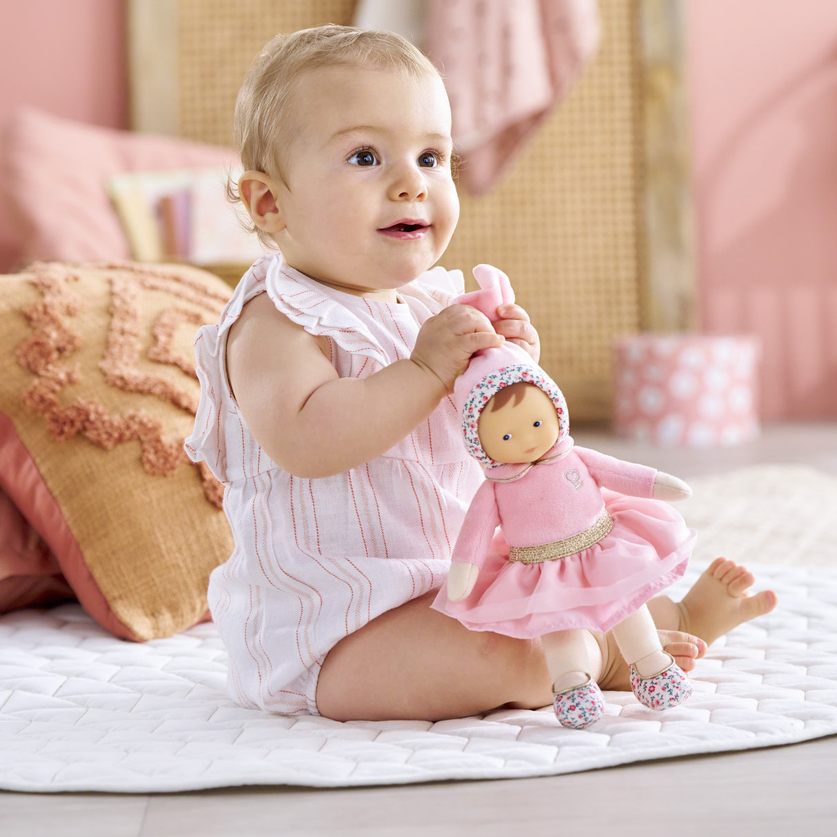 Doudou - Corolle - Miss Ballerine - 25 cm - Doux - Senteur de vanille