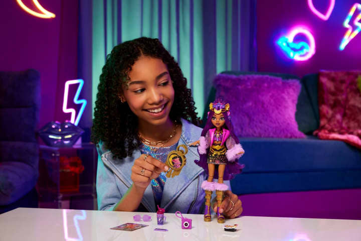 Monster High-Poupée Clawdeen Wolf avec tenue pour le Monster Fest HXH80