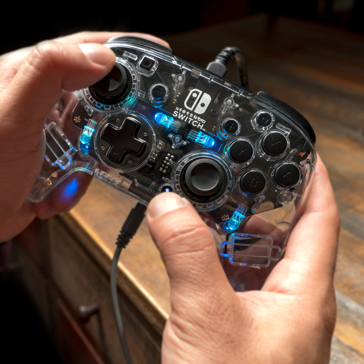 Manette filaire pour Nintendo Switch - PDP - Afterglow - Éclairage LED - Transparent