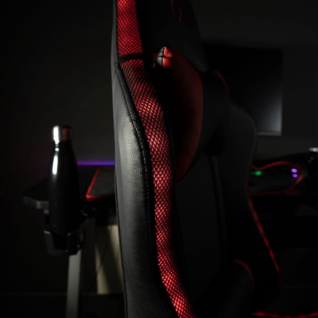 Chaise de bureau gaming - KONIX - Phantom - Éclairage RVB - Inclinaison 135° - Synthétique - Coussin lombaires et cervicaux - Noir