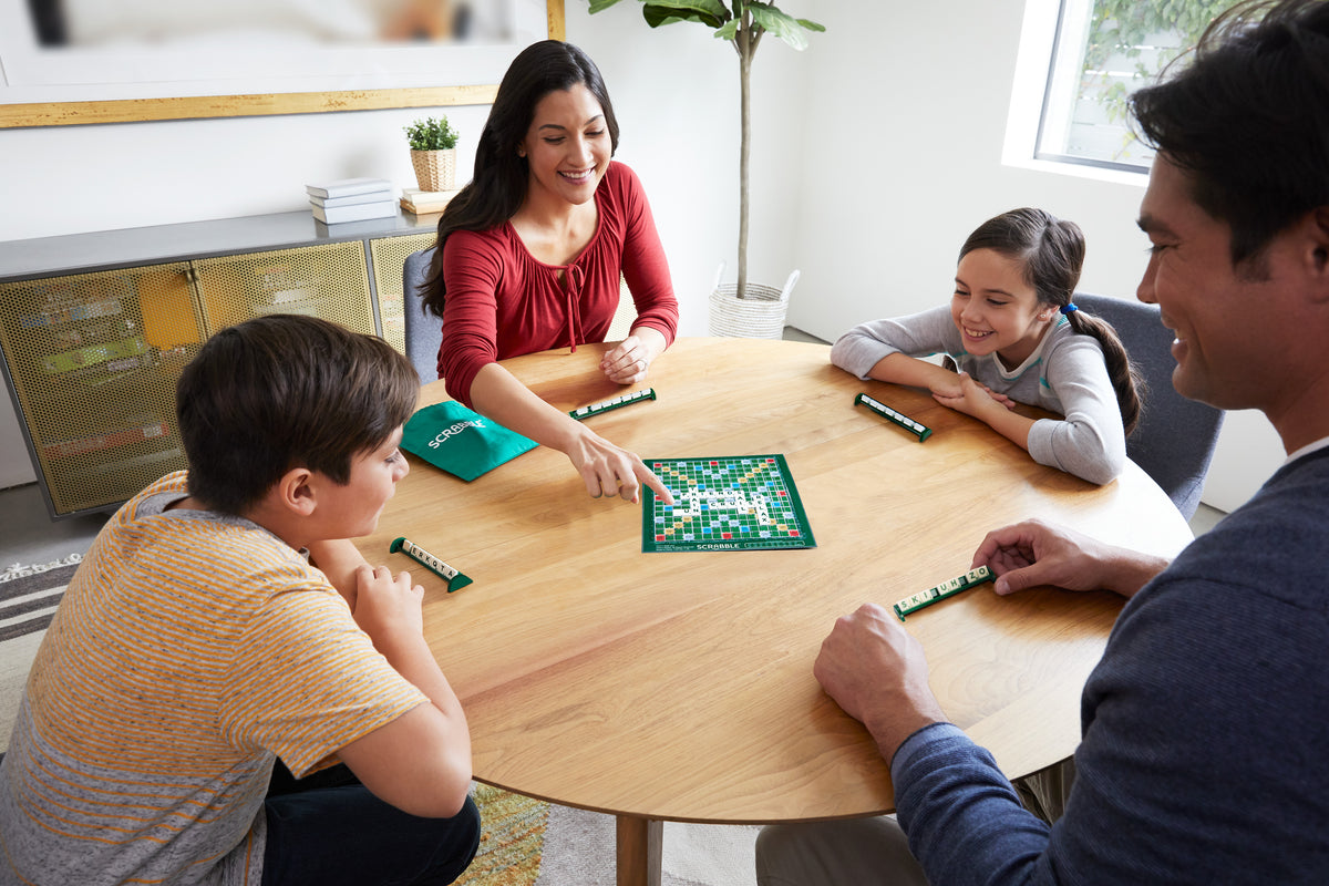 Mattel Games - Scrabble Voyage - Jeu de Société - 10 ans et + CJT12