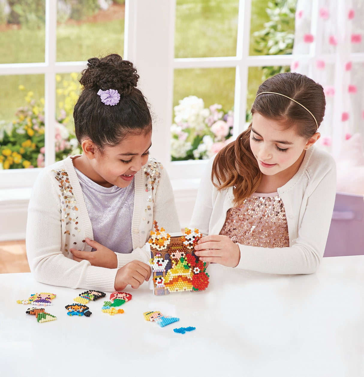 Aquabeads La box Princesses Disney, Jouet, perles qui collent avec de l'eau, Convient aux enfants a partir de 4 ans