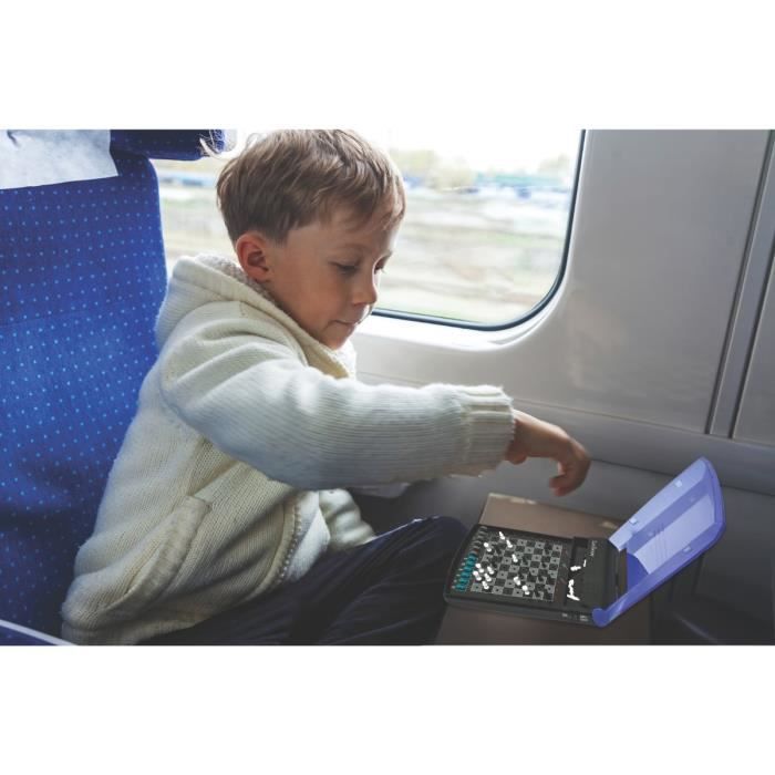 Le jeu d'échecs électronique de voyage