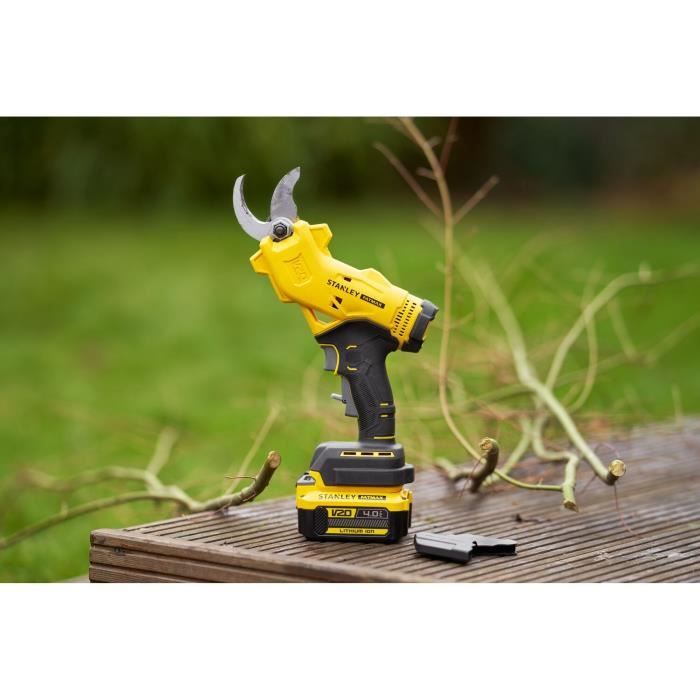 Sécateur électrique sans fil + batterie 4Ah + chargeur - Stanley Fatmax - SFMCPP32M1-QW - 18V - coupe 32mm