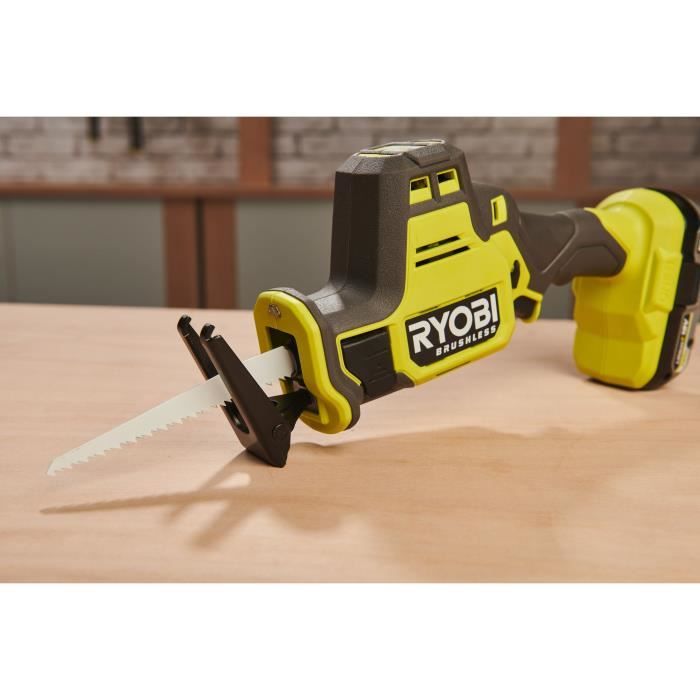 Scie sabre 1 main - RYOBI - Brushless - 18V - Compacte - 0-3 000 cp/min - Course de lame 16 mm - Capacité bois 90 mm