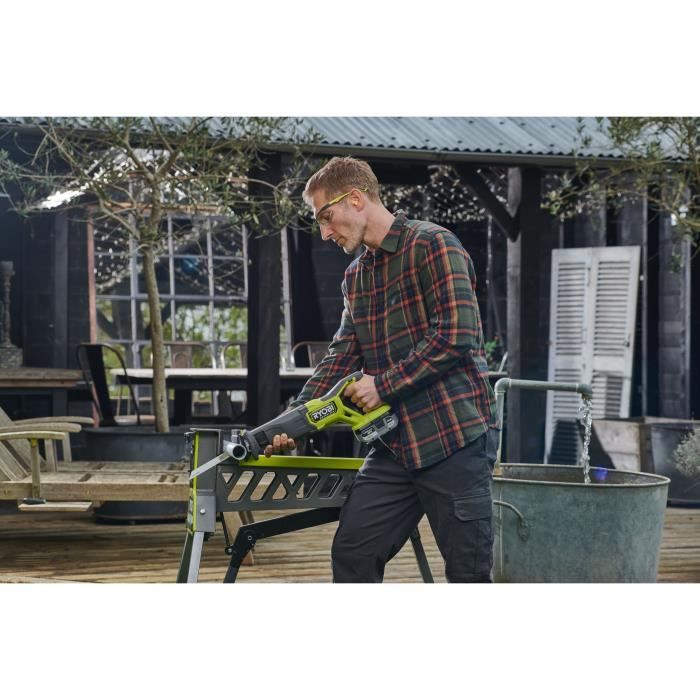 Scie sabre - RYOBI - Brushless - 18V - 0-3200 cp/min - Course de lame 32 mm - Capacité bois 210 mm - Systeme anti-vibration