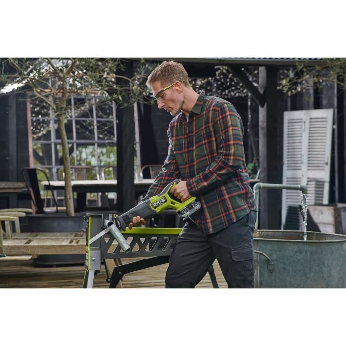Scie sabre - RYOBI - Brushless - 18V - 0-3200 cp/min - Course de lame 32 mm - Capacité bois 210 mm - Systeme anti-vibration