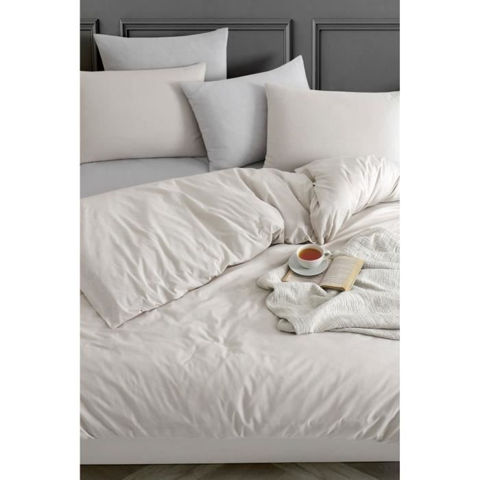 Parure de lit - 1 housse de couette 220 x 240 cm + 2 taies d'oreiller 60 x 60 cm - 70% coton, 30% polyester - Beige