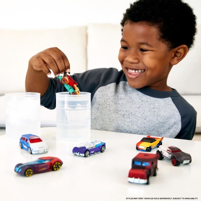 HOT WHEELS Véhicule Color Shifter, modele aléatoire, Change de couleur avec l'eau - Petite Voiture - 3 ans et + - Hot Wheels