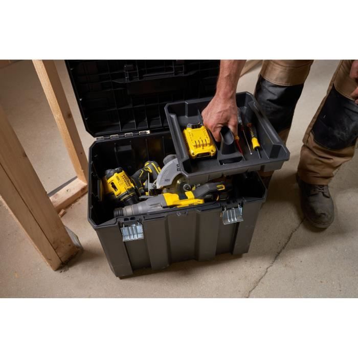 Coffre mobile STANLEY Grand volume avec manche télescopique - FMST1-75753