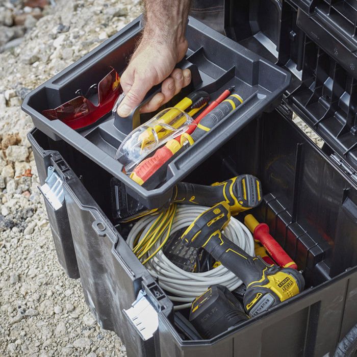 Coffre mobile STANLEY Grand volume avec manche télescopique - FMST1-75753