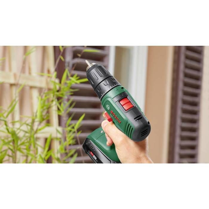 Perceuse-visseuse a percussion sans fil Bosch Home and Garden 06039D810D 18 V 1.5 Ah Li-Ion + 2 batteries, + chargeur,