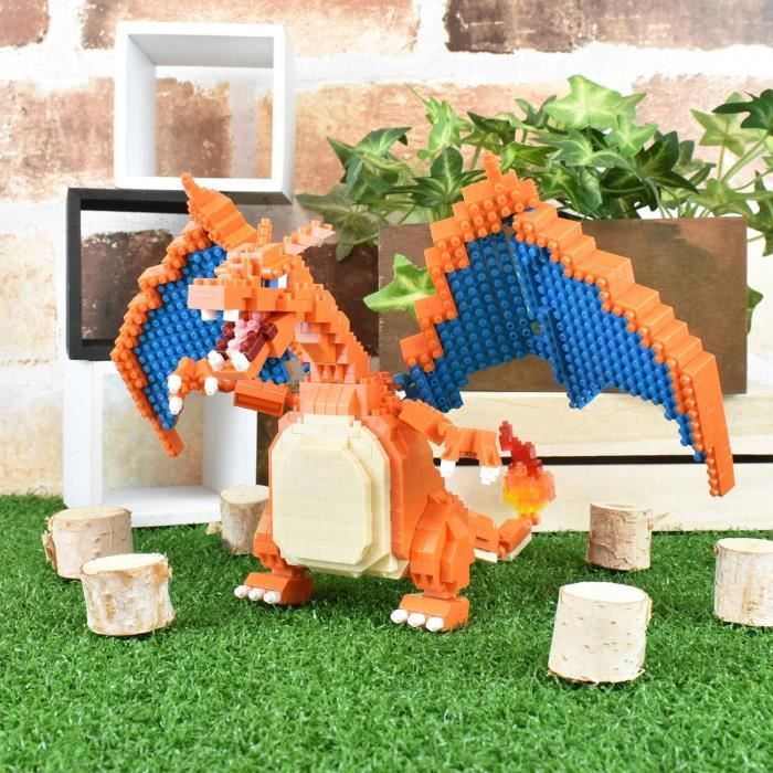 Figurine Pokémon Dracaufeu (Charizard) - BANDAI - Nanoblock - Figurine en Briques 860 pieces - Kit Construction - NBPM80