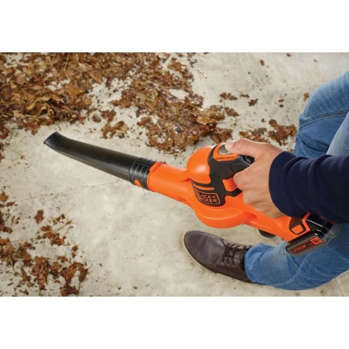Souffleur sans fil BLACK+DECKER - GWC1820PC - 18V -Débit d'air de 209km/h - Avec batterie 18V - 2Ah et chargeur 2Ah