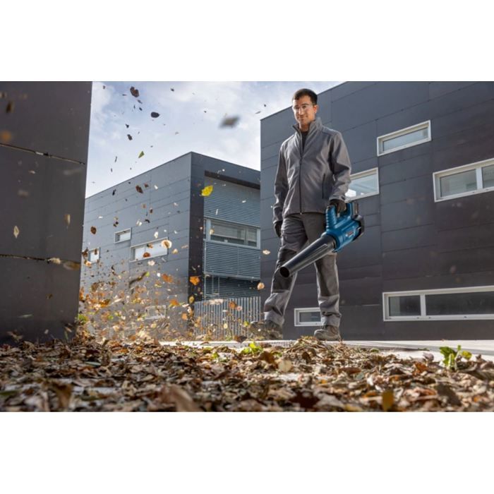 Bosch Professional 18V Souffleur GBL 18V-750 (780 m³/h, vitesse d'air jusqu'a 198 km/h, variateur de vitesse) sans batterie