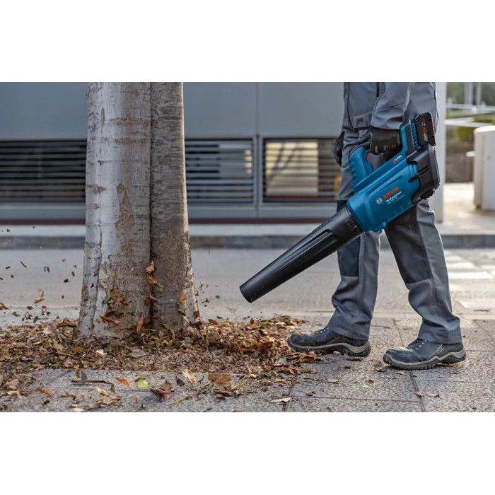 Bosch Professional 18V Souffleur GBL 18V-750 (780 m³/h, vitesse d'air jusqu'a 198 km/h, variateur de vitesse) sans batterie