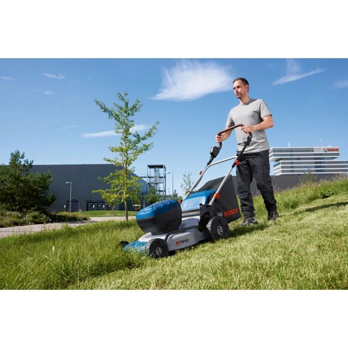 Bosch Professional 18V Tondeuse a gazon sans-fil GRA 18V2-46 (46 cm de coupe, bac ramassage 60 l, mulching) sans batterie