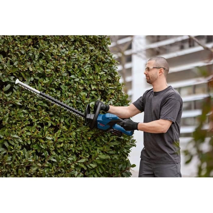 Bosch Professional 18V Taille-haies sans-fil GHE 18V-50 ( 20 mm de coupe, lame de 50 cm, moteur sans charbons) sans batterie