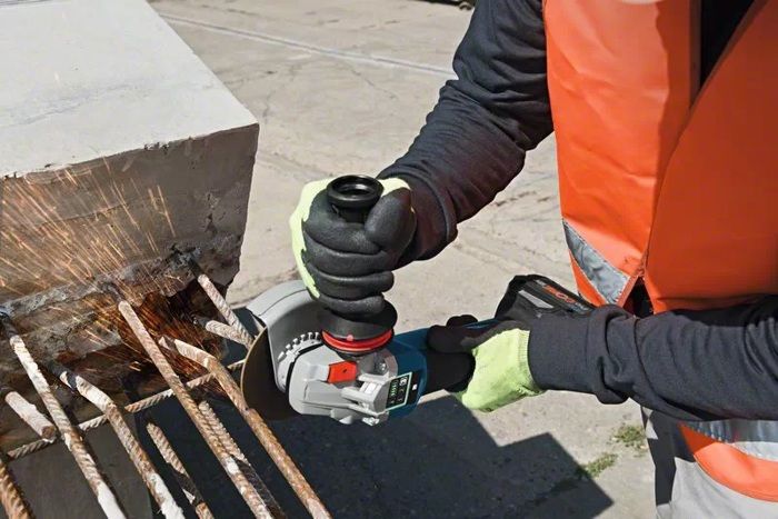 Meuleuse angulaire Bosch Professional PSC 18V-10 - diametre disque 125 mm - (sans batterie ni chargeur) + L-BOXX - 06019G3F0B