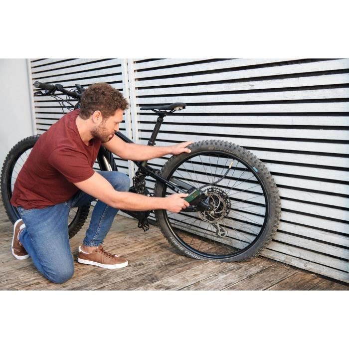 pompe a air comprimé sans fil BOSCH Easypump 3,6V - gonfleur pneus (vélo, voiture, moto) ballons avec sac textile 0603947000
