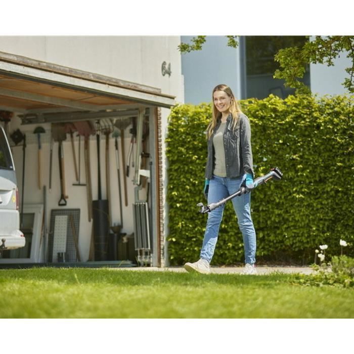 Coupe-branches - GARDENA - EasyCut P4A - 18 V Li-Ion / 2,0 Ah - Ř de coupe max 28 mm