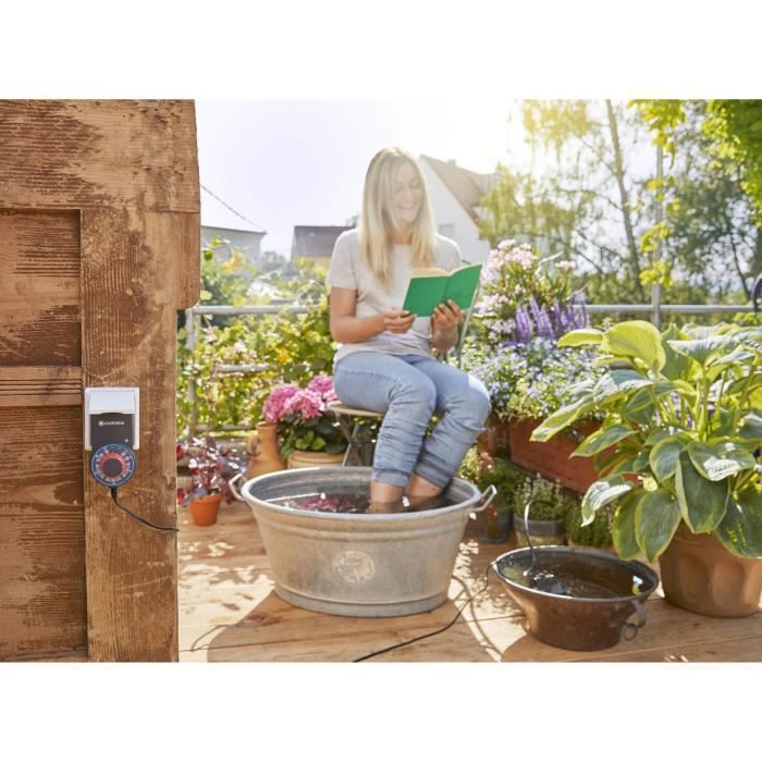 GARDENA Arrosoir automatique balcons et terrasses – Kit complet – Arrosage autonome – Alimentation via prise 230V – (1407-20)