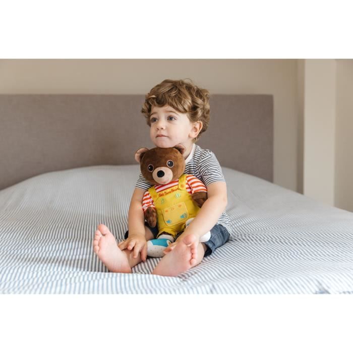 Gipsy Toys - Petit Ours Brun – Peluche Musicale Qui Parle Conteur d'Histoires - 28 cm – Marron Jaune Rouge