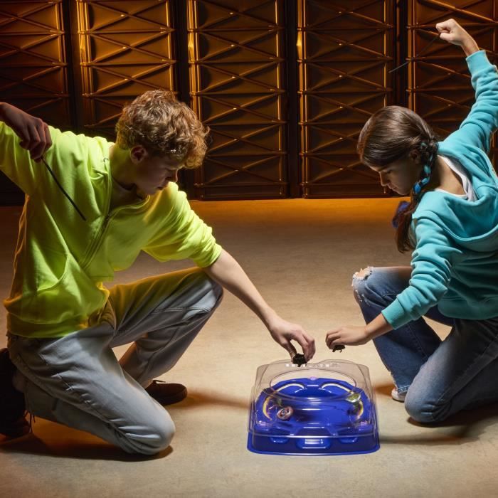 Beyblade X Set de combat Descente-choc avec arene Beystadium, 2 toupies et 2 lanceurs, des 8 ans