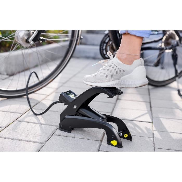 Pompe a pied a manometre digital - MICHELIN - Précision 0.05 bars jusqu'a 7 bars.