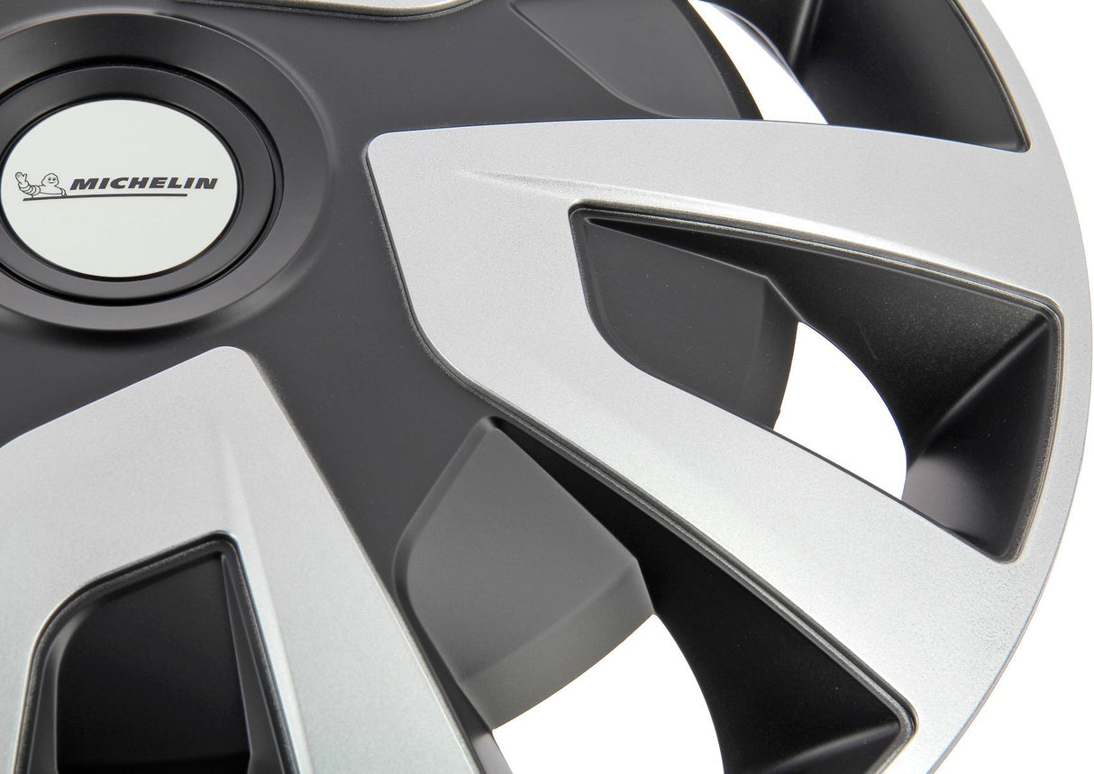 4 enjoliveurs 15 - MICHELIN - spécial utilitaires et camping-car -NVS : pastille réfléchissante pour visibilité de nuit