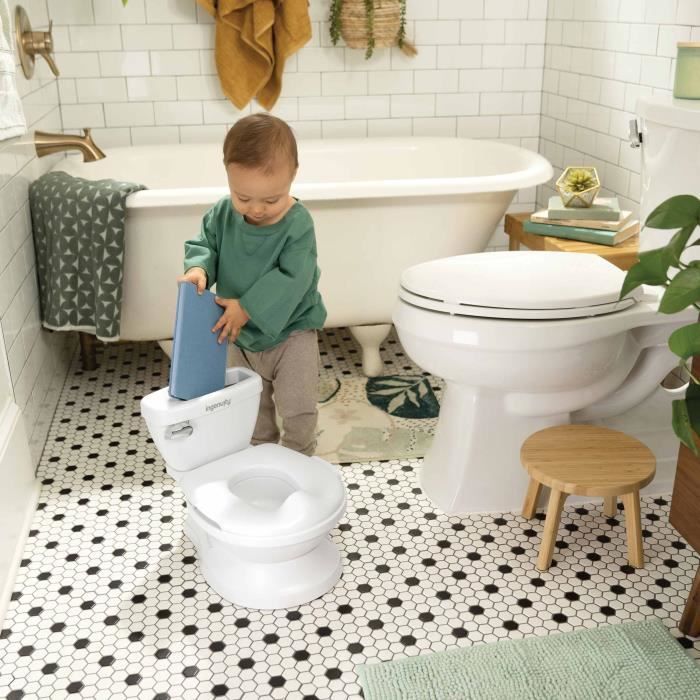 INGENUITY Mini Toilette enfant avec Réducteur de Toilette inclus, Chasse d'eau musicale et rangement lingette intégré blanc